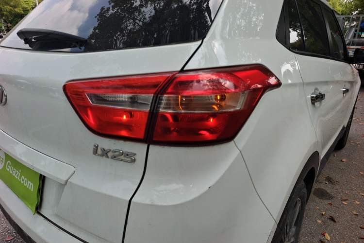 Used Hyundai ix25 2015 1.6L Automatic Two-Wheel Drive Smart GLS Trim Right Rear Taillight