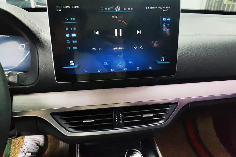 Used BYD Tang 2019 2.0T Automatic SmartConnect Luxury 7-Seater China VI Standard Audio And AC Panel