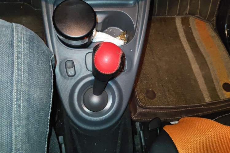 Used smart fortwo 2019 0.9T 66kW Hardtop Wind Power Edition China VI Gear Lever