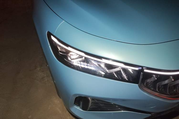 Used VOYAH FREE 2021 Four-Wheel Drive Standard All-Electric Exclusive Luxury Package Right Front Headlight