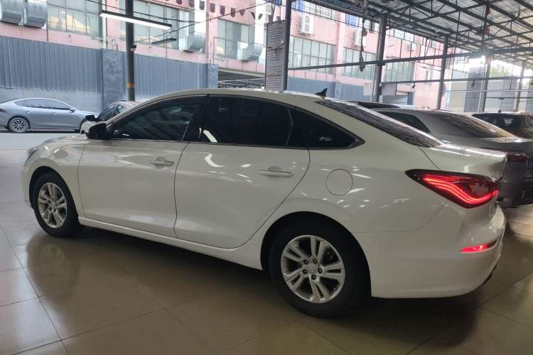 Used CHANGAN Eado 2019 High-Energy Edition 1.6L GDI Manual Pioneer Model China VI Standard
