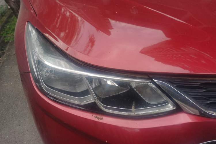 Used Chevrolet Cruze 2017 1.5L Hatchback Automatic Pioneer Sunroof Edition Right Front Headlight