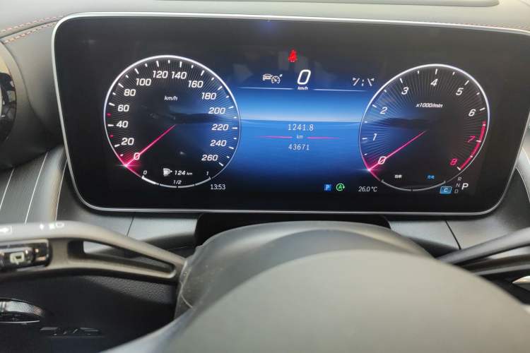 Used Mercedes-Benz GLC 2023 GLC 300 L 4MATIC Luxury 7-Seater
