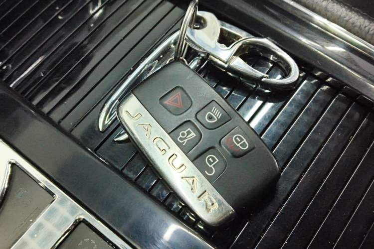 Used Jaguar XJ 2014 XJL 2.0T Two-Wheel-Drive Elegant Business Edition