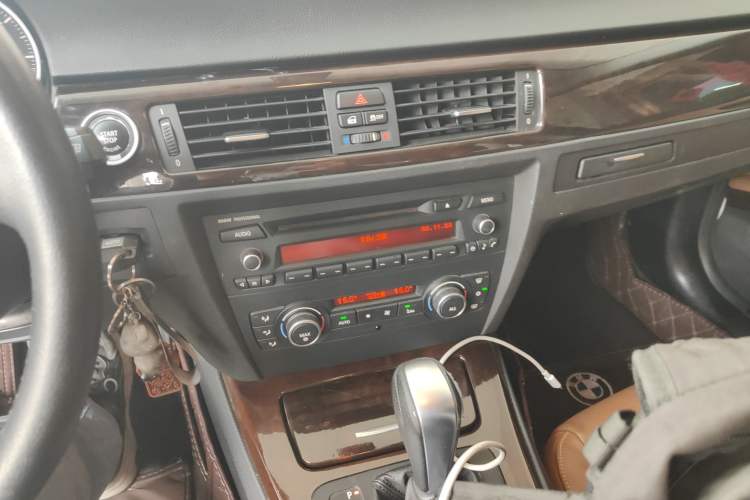 Used BMW 3 Series 2011 320i Sport Edition Audio And AC Panel