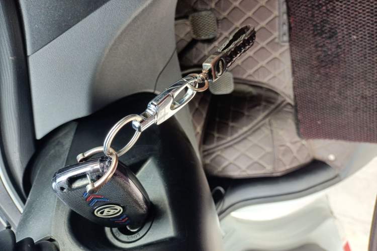 Used SAIC MAXUS Xintu V80 2023 2.0T Manual Classic Aoyuntong Long Wheelbase Mid-Height 6/7/8/9-Seater Vehicle Key