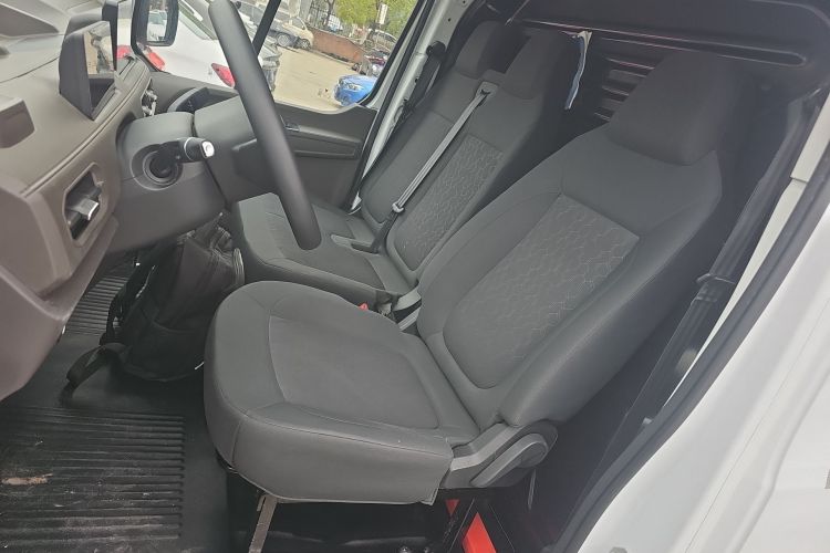 Used JMC E Fushun 2025 Model, Blind Window Version, 41.86 kWh, Short Axle, Low-roof, 3.0 tons