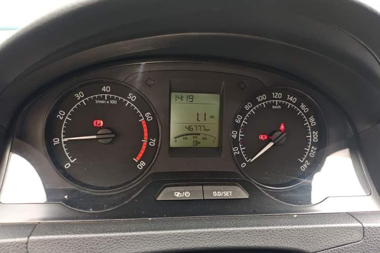 Used Skoda Rapid 2015 1.6L Manual Smart Selection Model