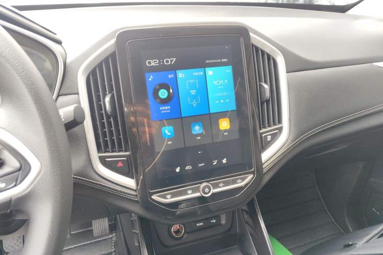 Used Baojun 530 2021 Global Car Anniversary Edition 1.5T Manual Luxury Model 6 Seats
