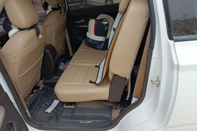 Used Wuling Hongguang 2019 1.5L S Comfort Edition China VI LAR