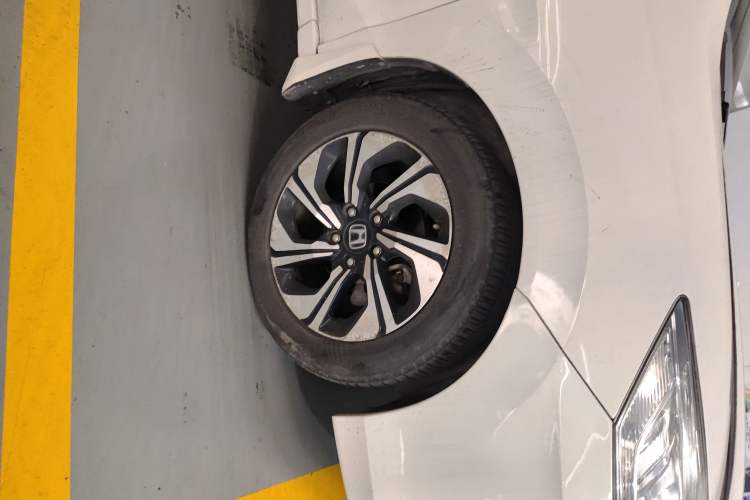 Used Honda Crider 2016 1.8L CVT Luxury Edition Right Front Wheel Hub