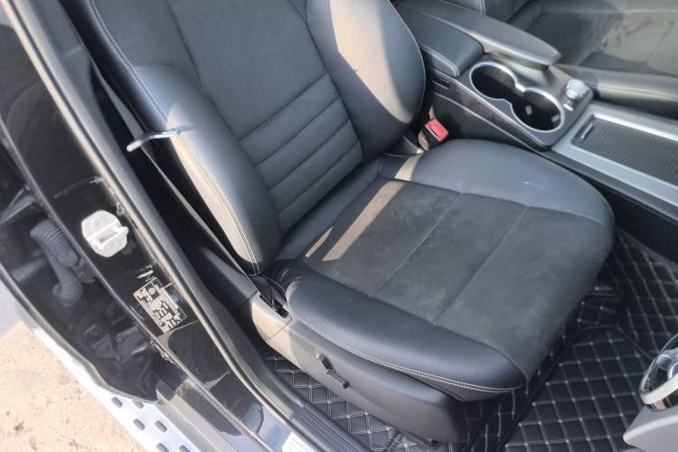 Used Mercedes-Benz GLK-Class 2014 GLK 200 Standard Model Right Front Seat