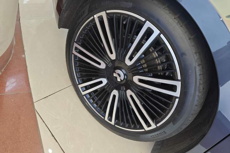 Used Nio ET9 2025 100kWh First-Edition Limited Edition Right Rear Wheel Hub