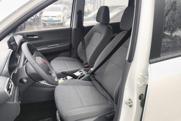 Used Wuling Hongguang New Energy 2025 Extended-Range Hybrid 50KM Comfort Version