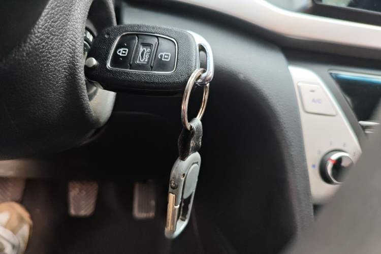 Used Hyundai Elantra (6th Generation / Lingdong) 2016 1.6L Manual ZhiXuan · Dynamic Model Vehicle Key