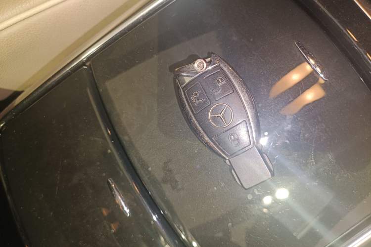 Used Mercedes-Benz R-Class 2015 R 400 4MATIC Luxury Model