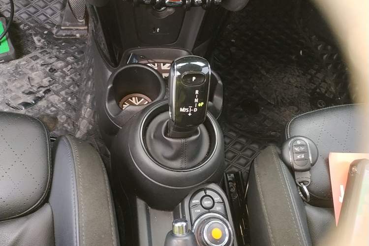 Used MINI MINI 2021 1.5T COOPER CABRIO Artist
