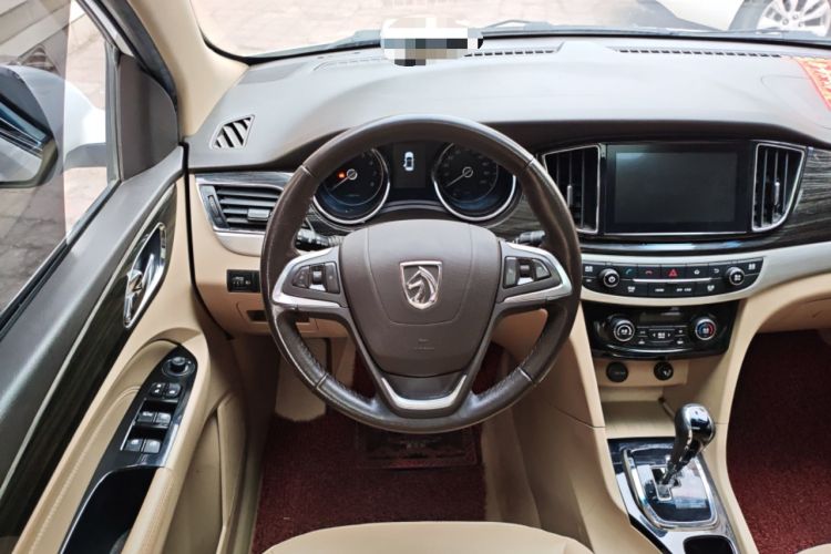 Used Baojun 730 2016 1.8L iAMT Luxury Model 7 Seats Steering Wheel