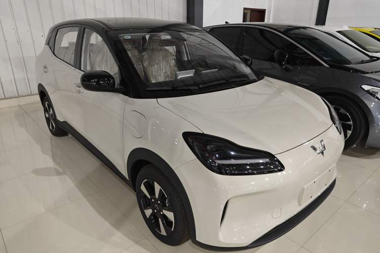Used Wuling Bingo PLUS 2024 330 km Range Five-Seater Version
