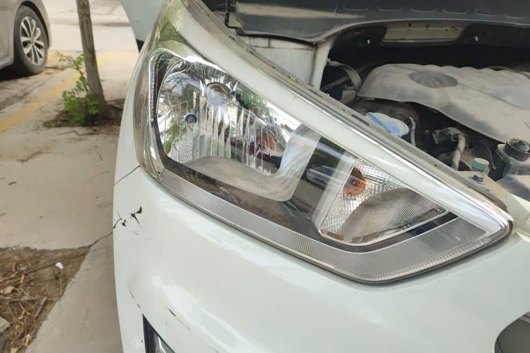 Used Hyundai ix25 2015 1.6L Automatic Two-Wheel Drive Smart GLS Trim Right Front Headlight