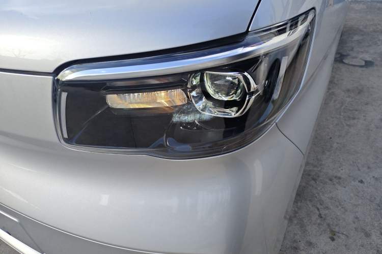 Used Wuling Zhiguang New Energy 2025 Model 305km Ambitious Edition