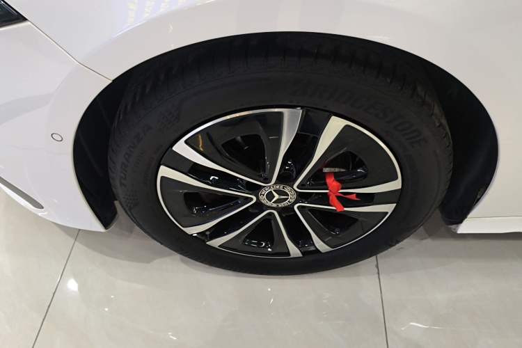 Used Mercedes-Benz A-Class 2023 A 200 L Fashion Model Left Front Wheel Hub