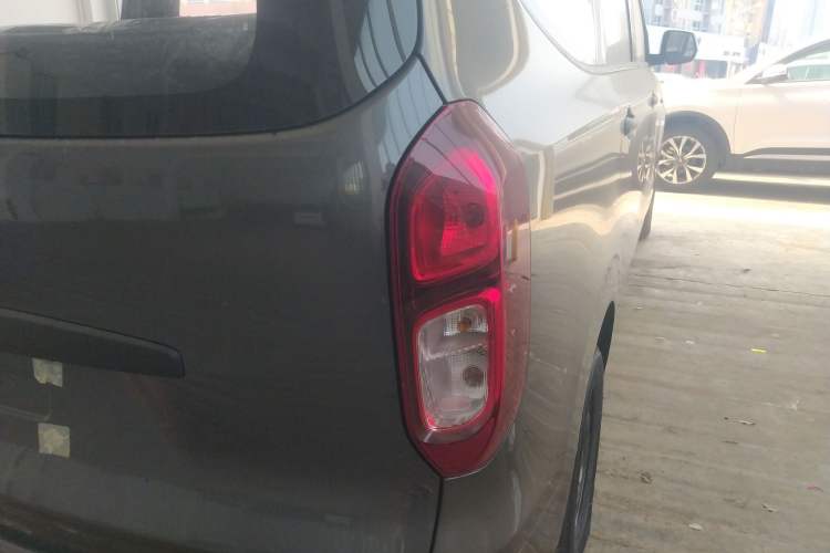 Used Wuling Hongguang New Energy 2024 All-Electric Model 300KM Standard Version
