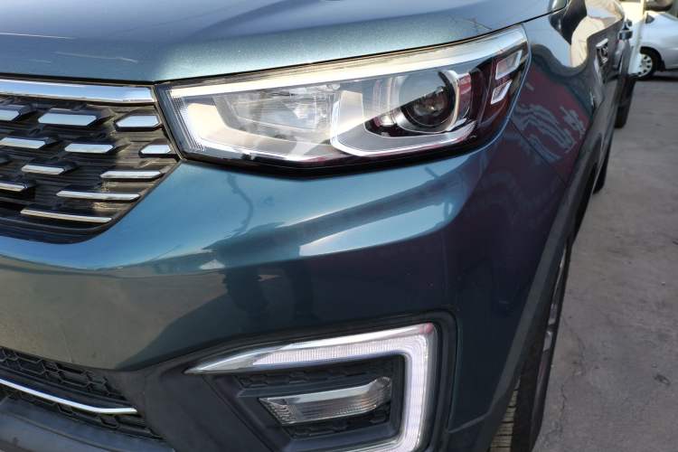 Used Changan CS55 2018 1.5T Manual Colorful Model China V Standard
