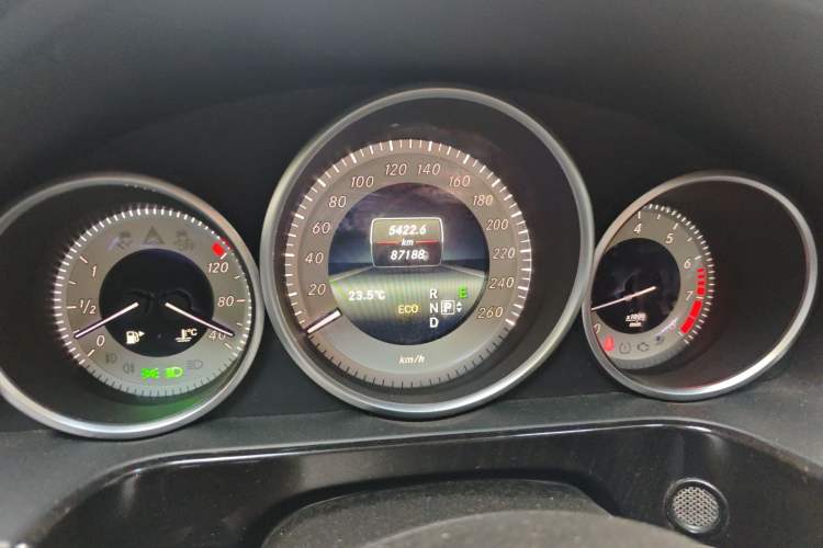 Used Mercedes-Benz E-Class 2014 Restyled E 260 L Sport Edition Odometer Close Up