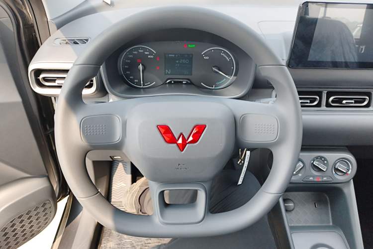 Used Wuling Hongguang New Energy 2024 All-Electric Model 300KM Standard Version
