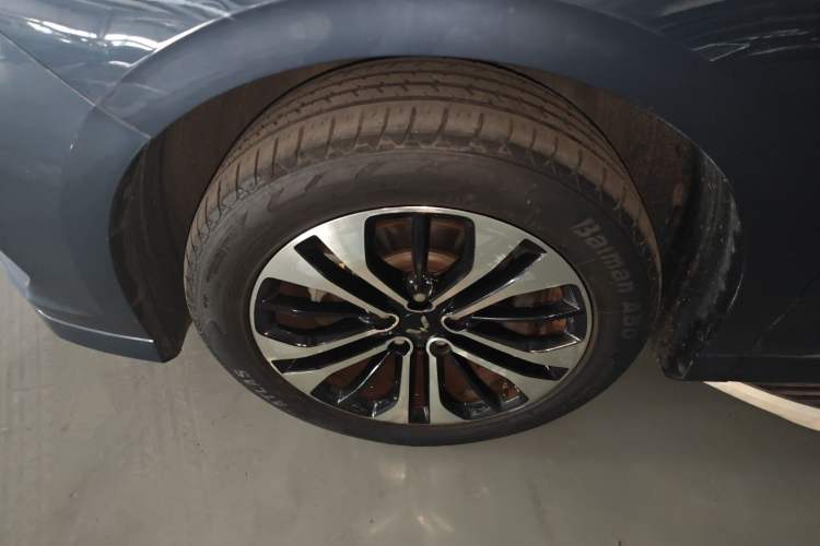 Used Wuling Victory 2020 1.5T CVT Flagship Edition Left Front Wheel Hub