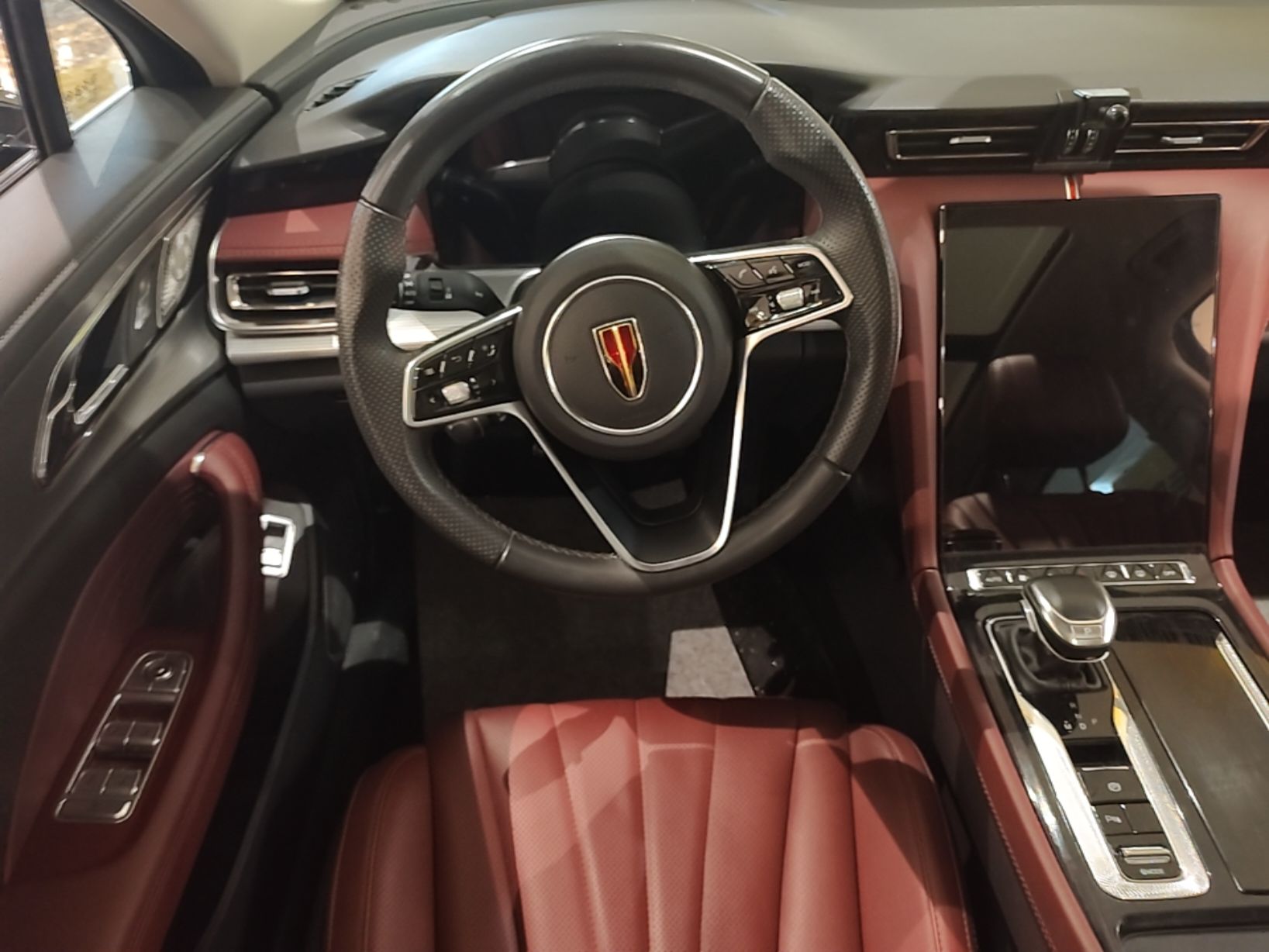 Hongqi H5 2024 2.0T Automatic Smart Connect Flagship Edition - Chinese Trim Xiang — снимка 13