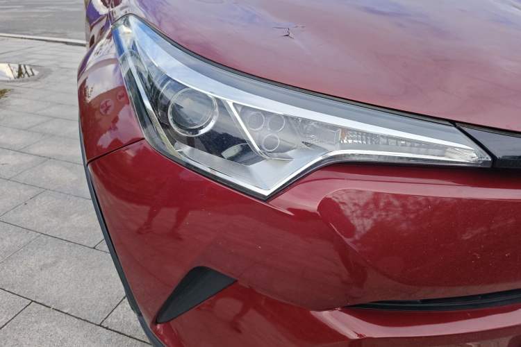 Used Toyota IZOA 2018 2.0L Yichi Version China VI Standard Right Front Headlight