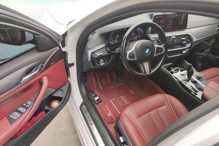 Used BMW 5 Series 2021 Facelifted 530Li Leading Edition M Sport Package
