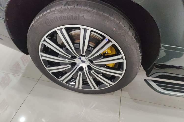 Used Denza N9 2025 Flagship Model Right Rear Wheel Hub