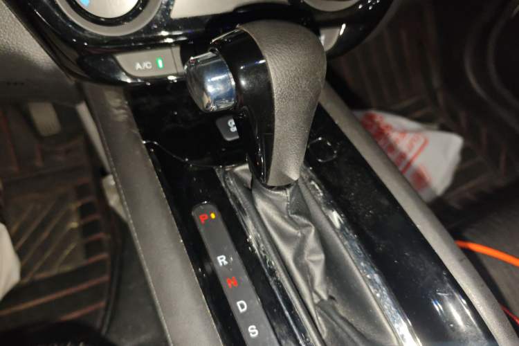Used Honda Vezel 2020 1.5L CVT Pioneer Edition Gear Lever
