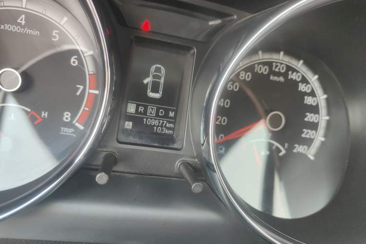 Used Venucia T70 2015 2.0L CVT Smart Choice Edition Odometer Close Up