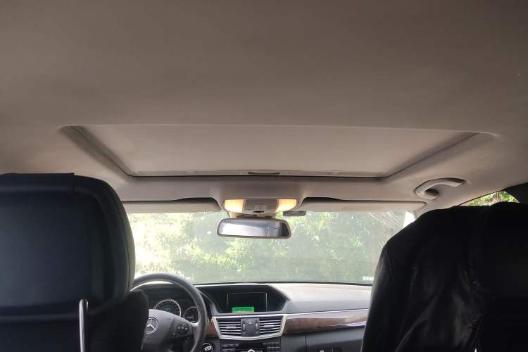 Used Mercedes-Benz E-Class 2010 E 260 L CGI Elegant Model Headliner