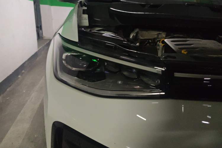 Used Volkswagen Tharu 2025 New Sharp 1.5L Ambitious Edition Right Front Headlight