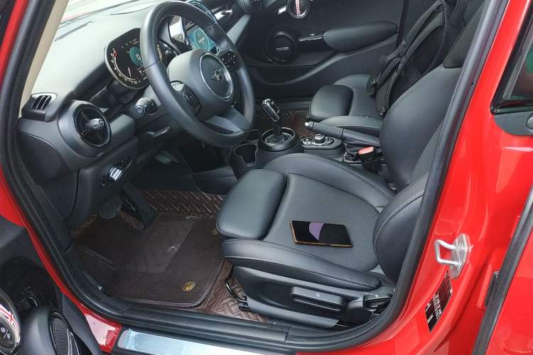 Used MINI MINI 2022 1.5T COOPER Classic Edition Five-Door Version