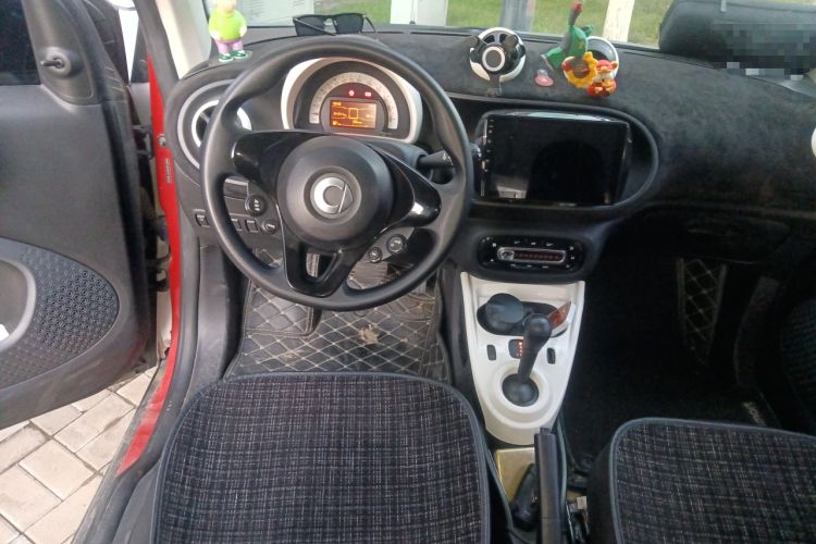 Used smart fortwo 2015 1.0L 52 kW hardtop Dynamic version Steering Wheel