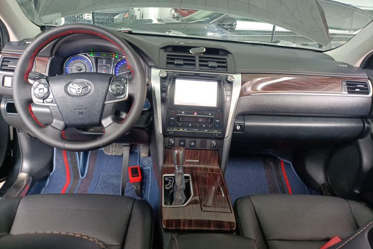 Used Toyota Camry 2016 Dual-Engine 2.5 HG 10th Anniversary Deluxe Navigation Edition
