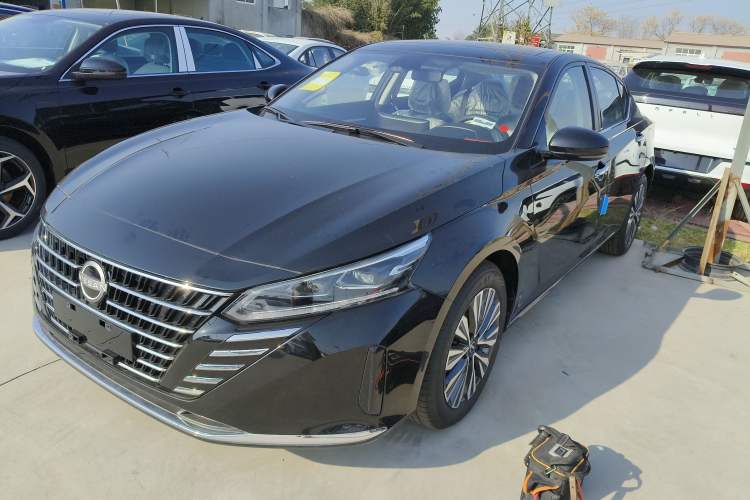 Used Nissan Teana 2025 Model 2.0L XL-TLS Enjoyment Edition