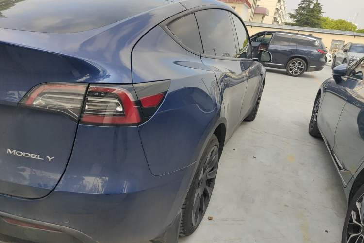 Used Tesla Model Y 2021 Long-Range All-Wheel-Drive Version