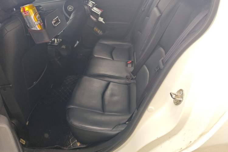 Used Mazda 3 Axela 2014 Sedan 1.5L Automatic Luxury Model