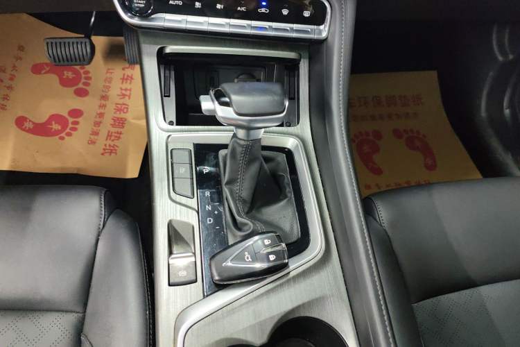 Used CHANGAN CS55PLUS 2021 Blue Whale Edition 1.5T DCT Luxury Model Gear Lever