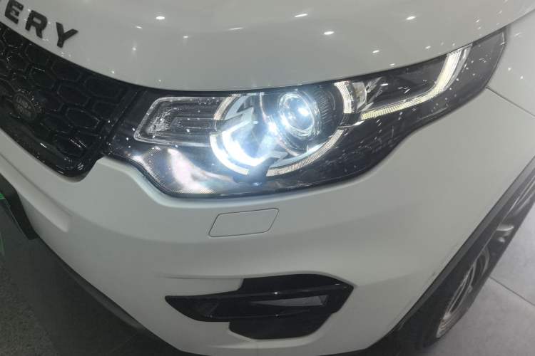 Used Land Rover Discovery Sport 2019 240 PS SE Version China VI Standard