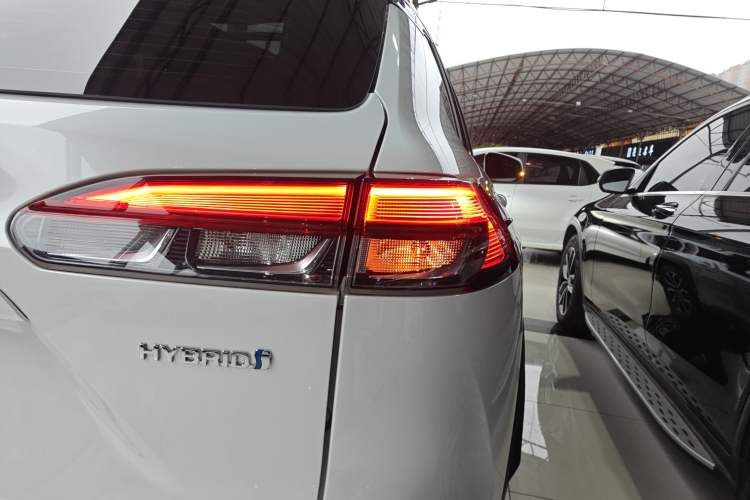 Used Toyota FRONTLANDER 2023 2.0L Smart Electric Hybrid Dual-Engine Deluxe Version