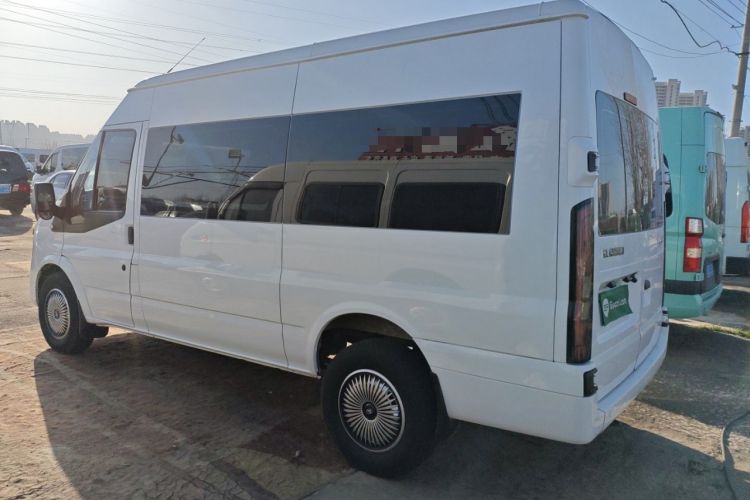 Used JMC Fushun 2023 2.0T Automatic Mid-Range Mid-Roof Commercial Multi-Purpose 7-Seater Passenger Vehicle Left Side