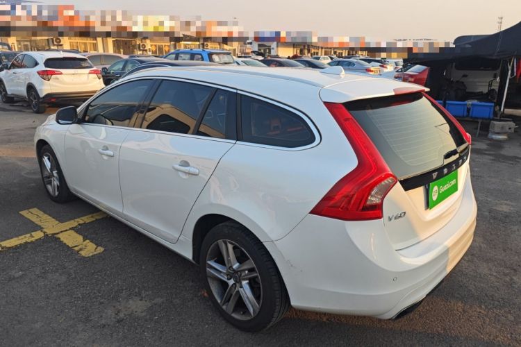 Used Volvo V60 2016 T5 Zhiya Edition

